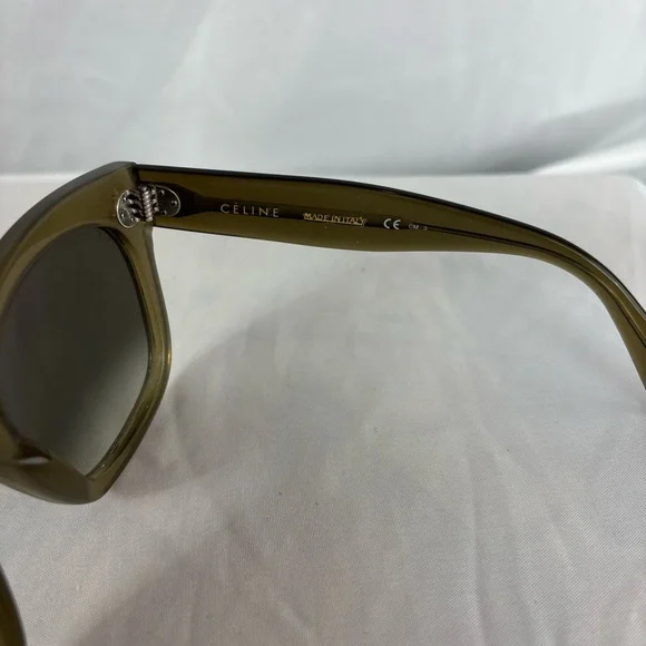 Celine CL4002UN 98P Sunglasses Women display picture 3